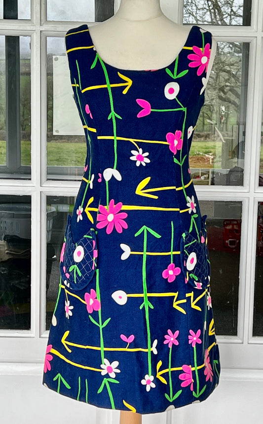 Vintage 1960s floral print blue mini dress with heart shaped pockets S/M scooter girl mod