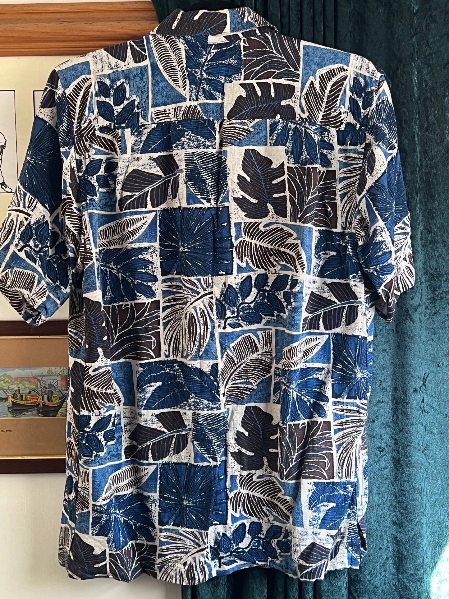 Vintage style silk rayon mix Hawaiian tapas shirt tiki rockabilly S