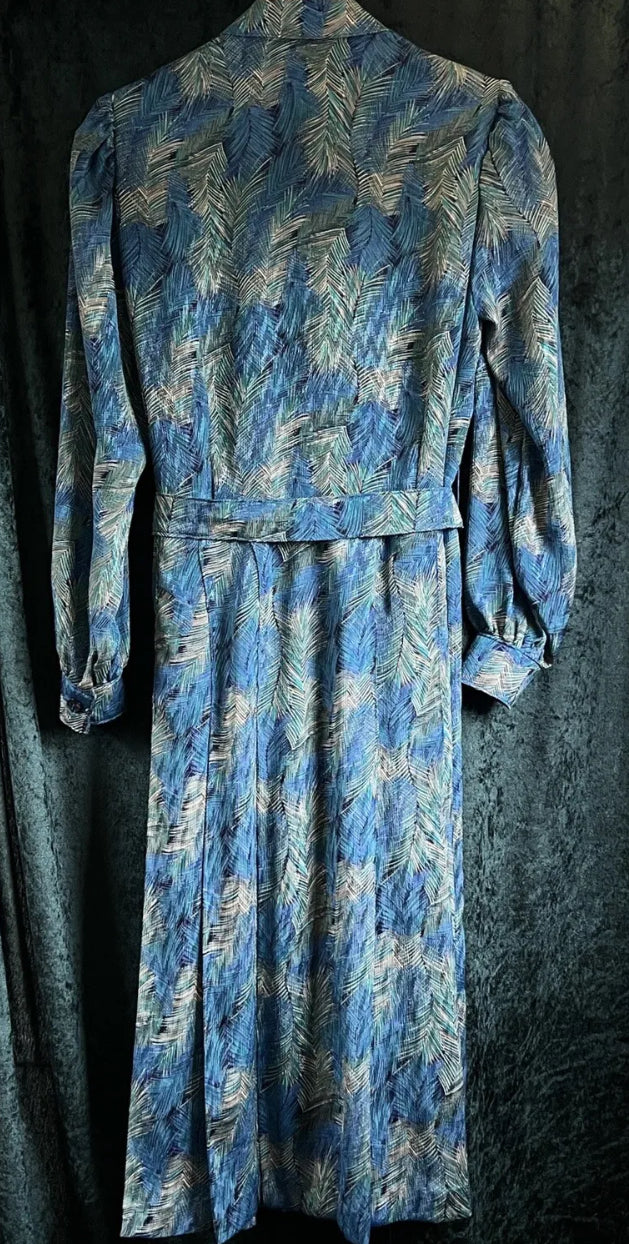 Vintage 80s shirt waisted secretary dress in blue feathers print XL matching belt