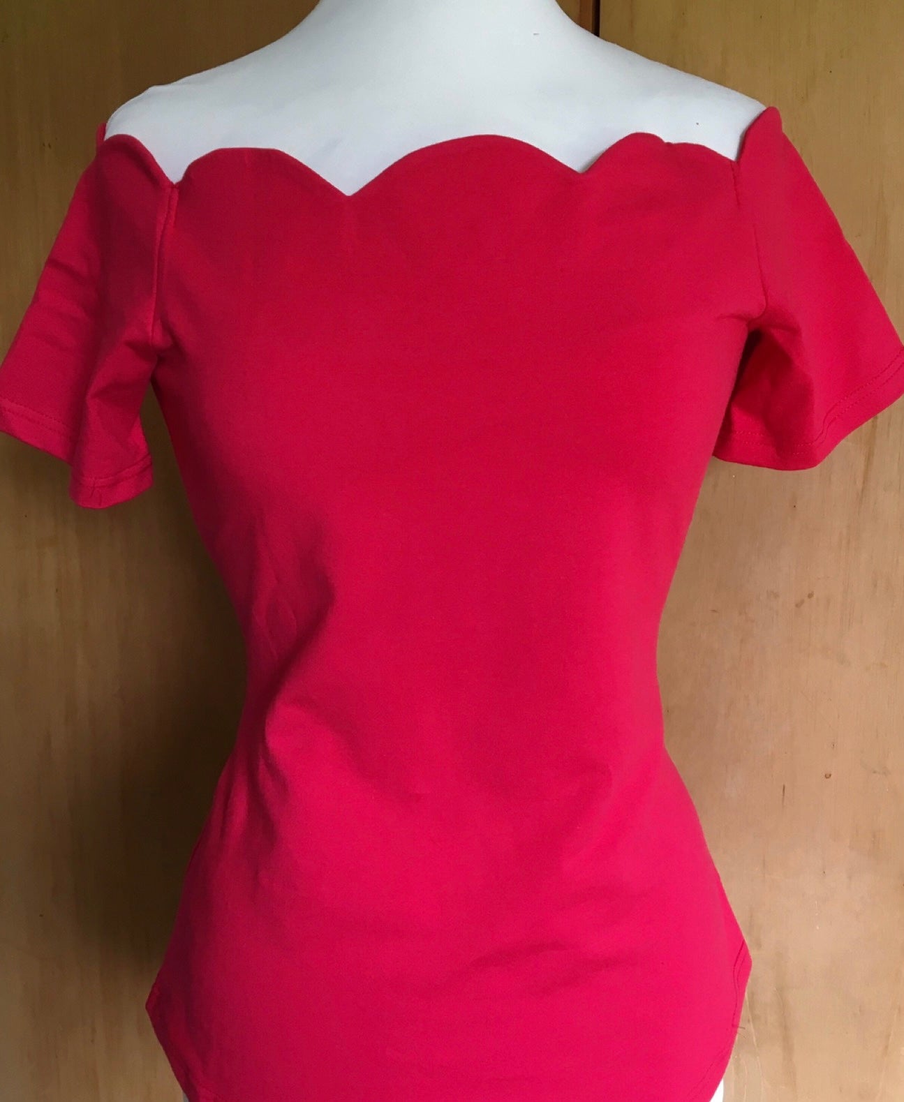 Carla Vintage 1950s style scallop neckline red top XXS to XL