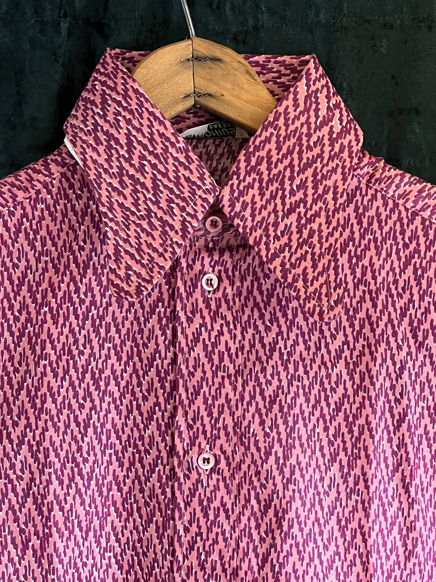 Deadstock Vintage 1970s mans shirt mauve purple large beagle collar Small Sz