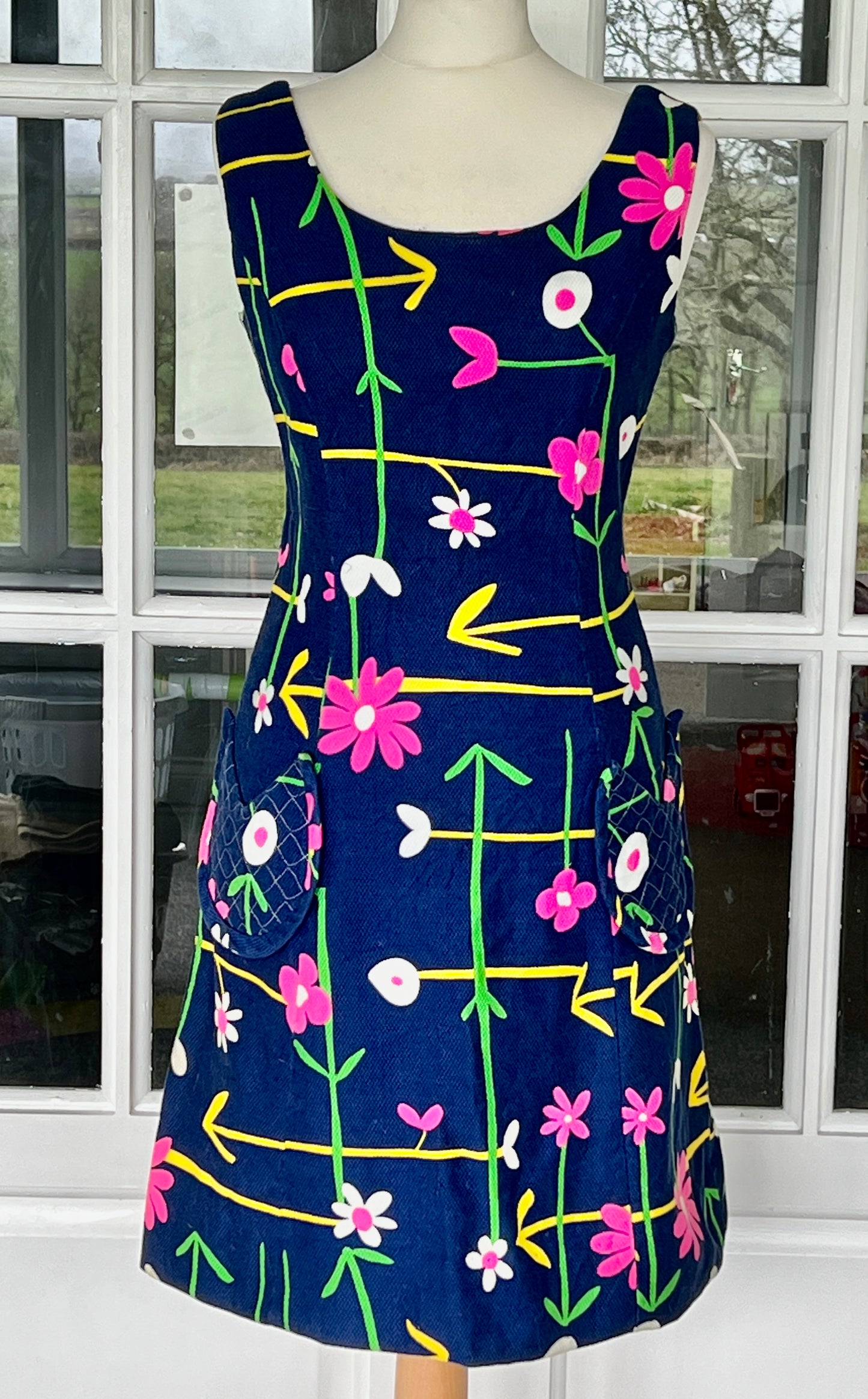 Vintage 1960s floral print blue mini dress with heart shaped pockets S/M
