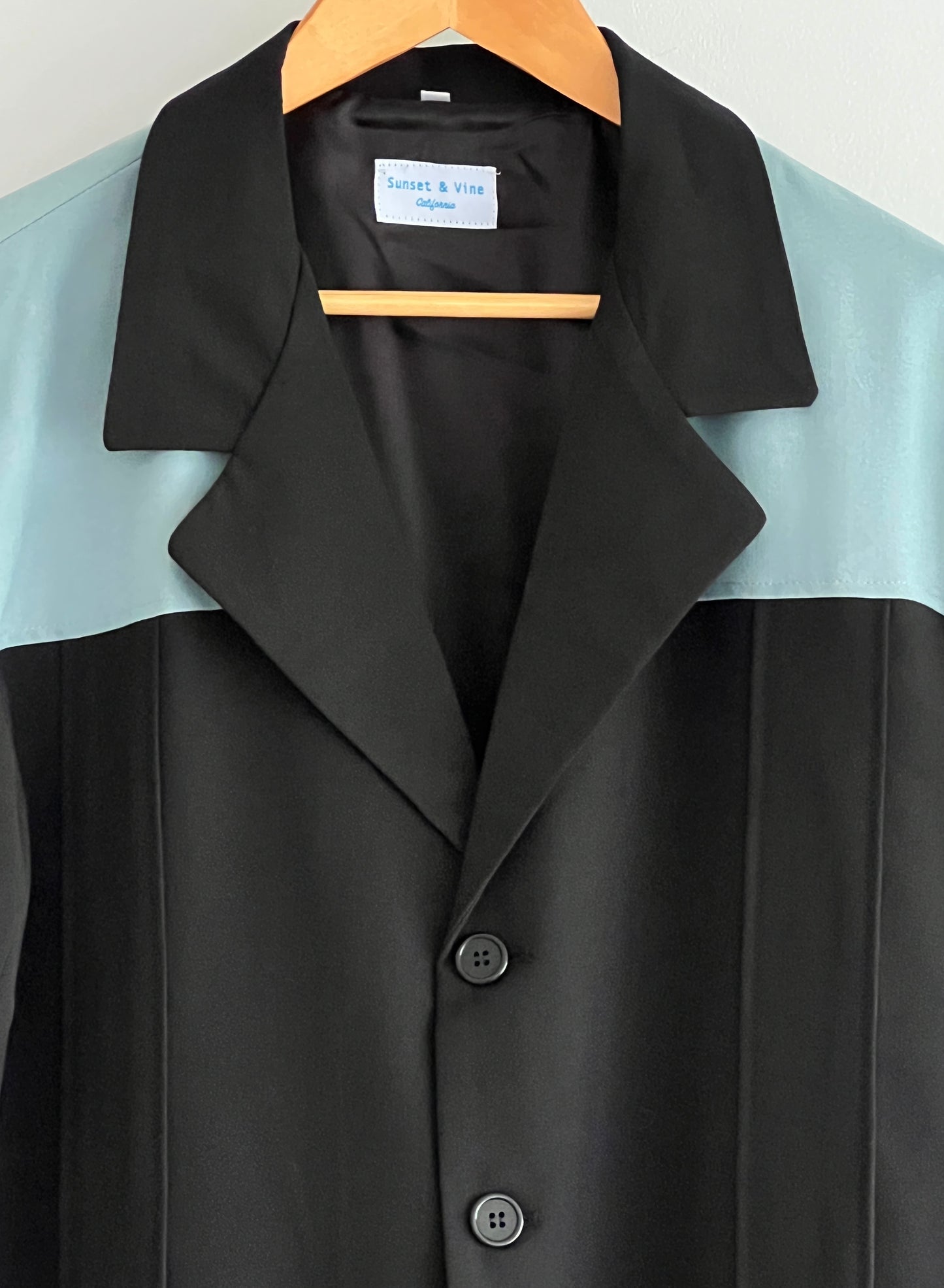 Vintage 1950s style Mans Hollywood resort two tone powder blue and black jacket