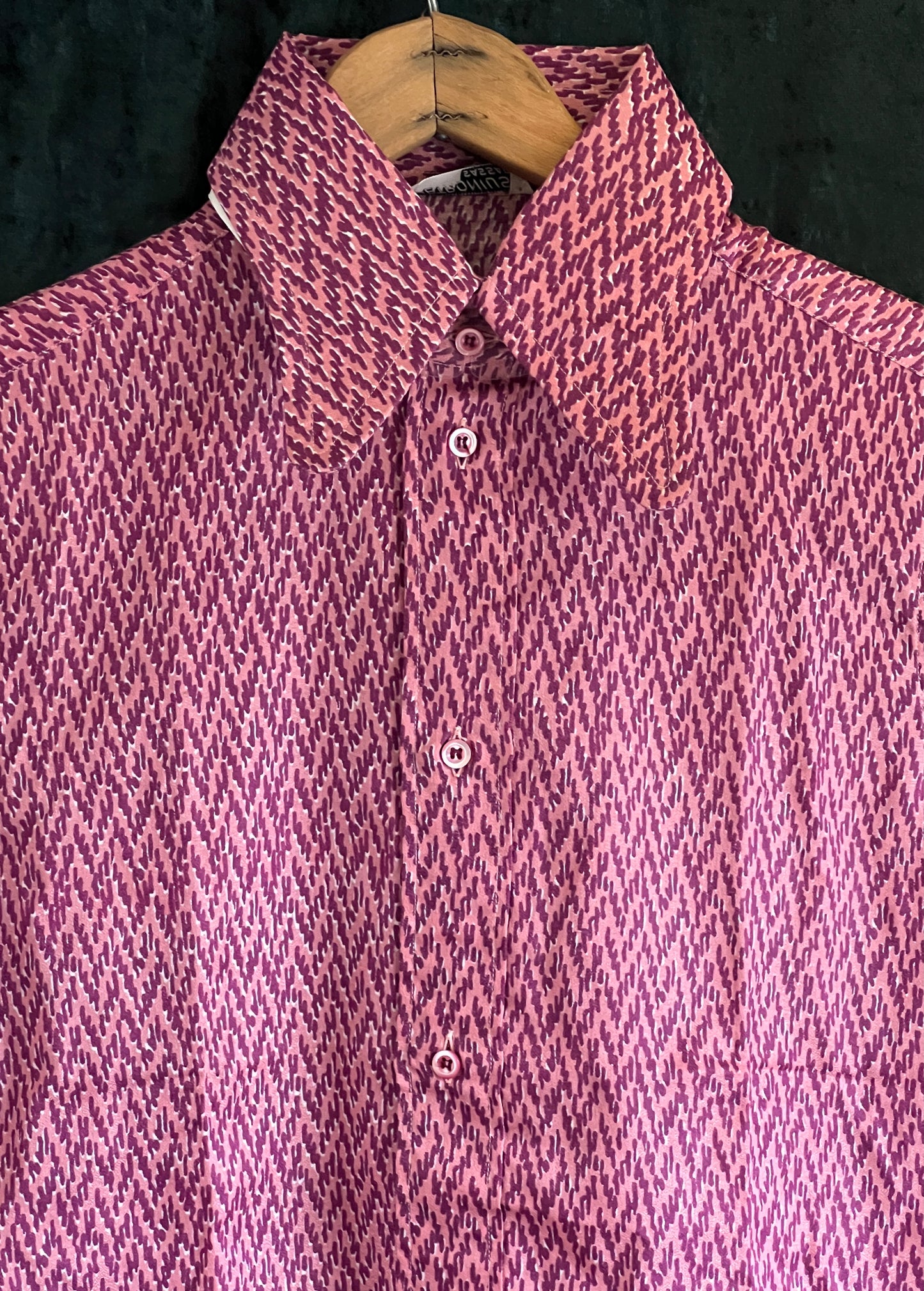 Deadstock Vintage 1970s mans shirt mauve purple large beagle collar Small Sz