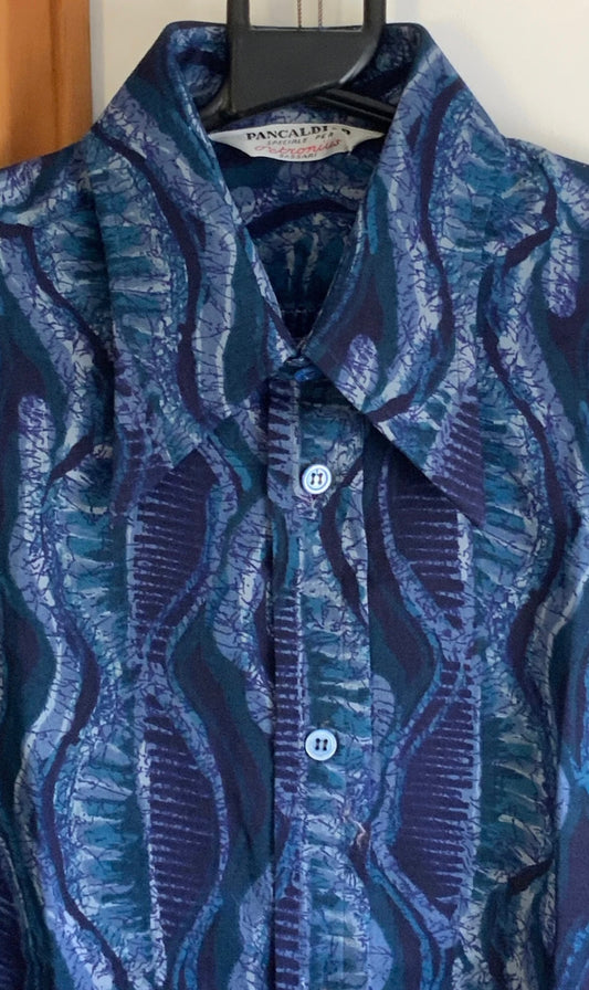 Vintage 1970s deadstock blue Italian long sleeve mans shirt