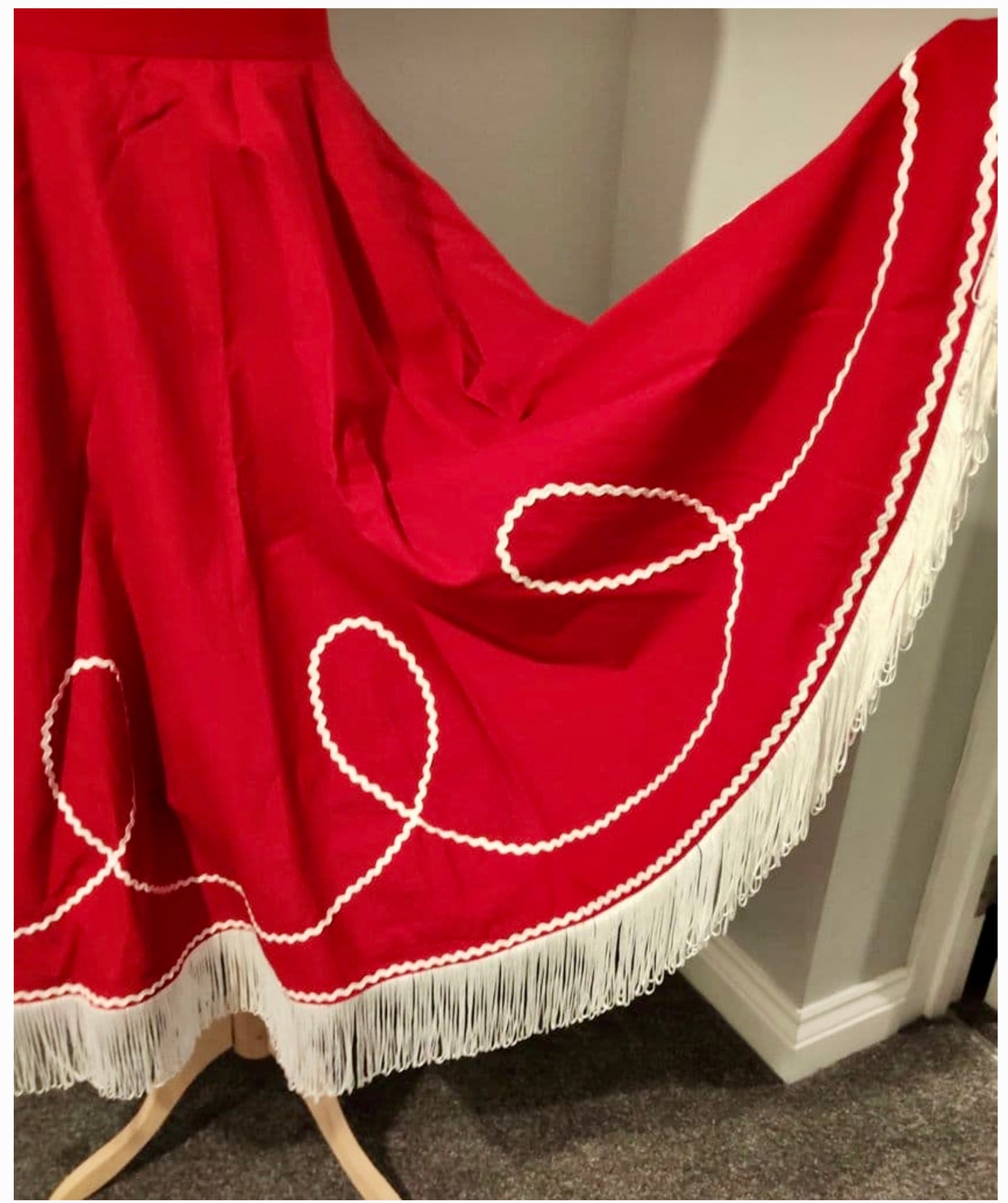 Jessie Vintage 1950s inspired full circle Western style skirt in red and white