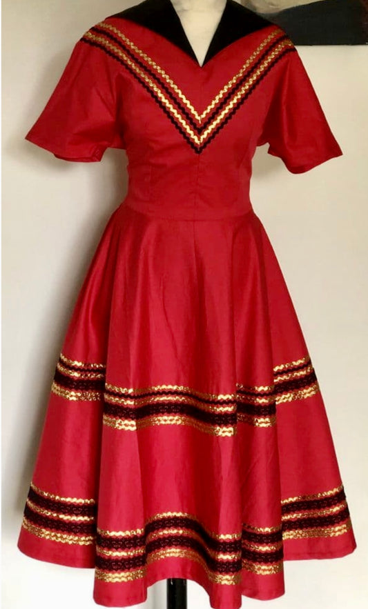 Vintage 1950s Mexican patio full circle dress in red black XS S M